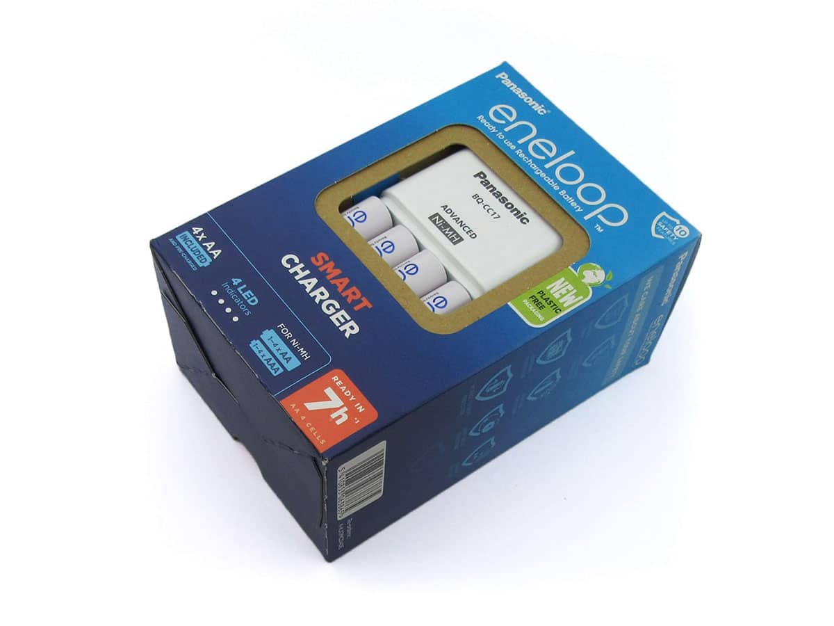 Panasonic Ladegerät „Advanced Charger“ mit 4 Eneloop Akkus
