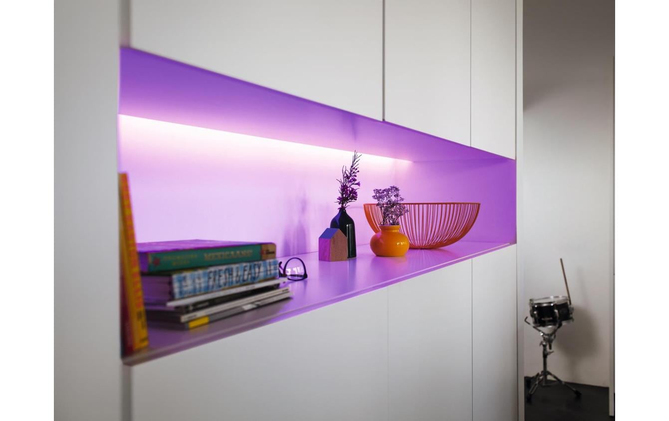 White & Color Ambiance Lightstrip Plus 2m BasisKabellose, mittels Smartphone steuerbare Leuchtstreifen