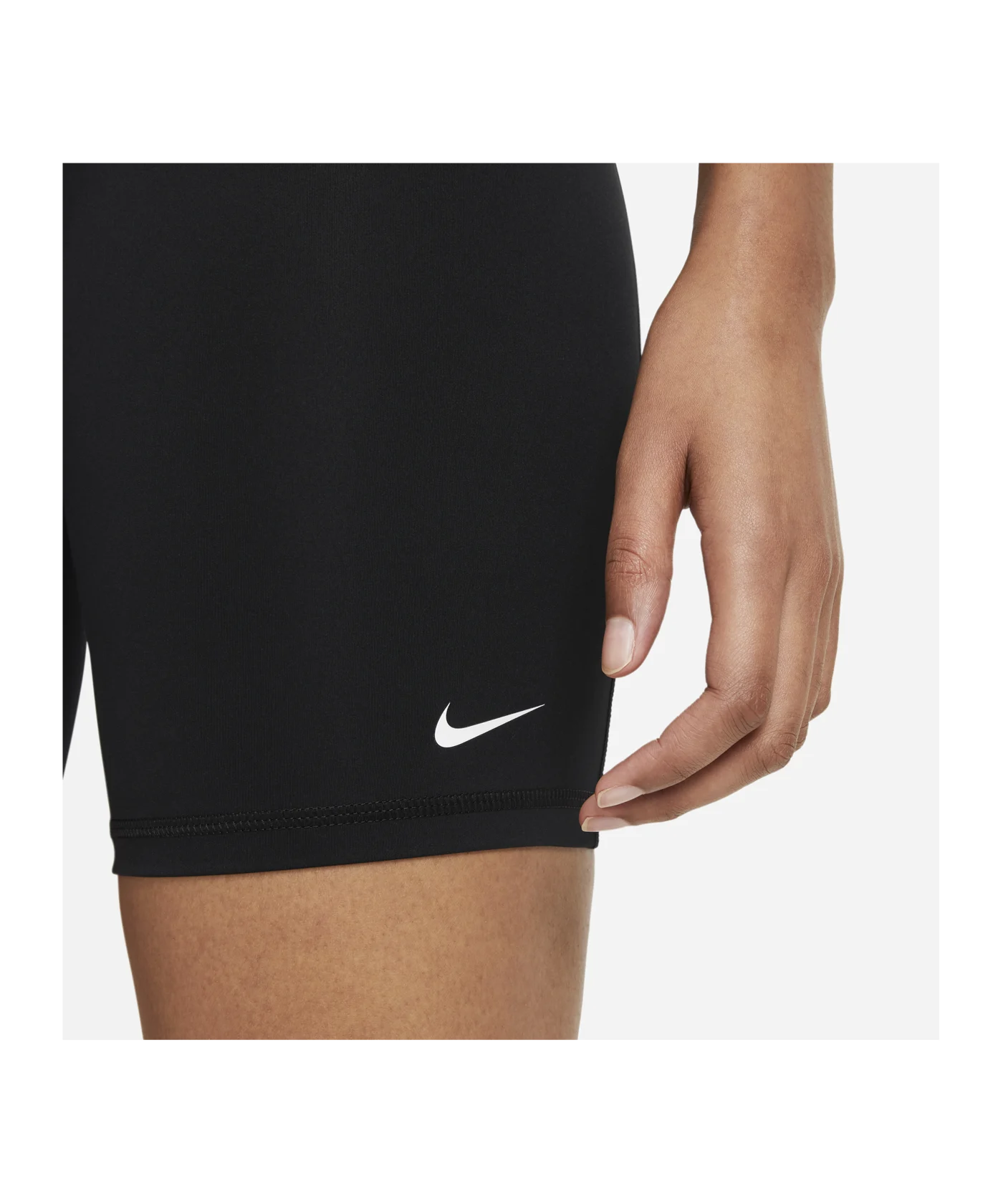 Nike 365 8IN Hi Rise Short Training Damen F010