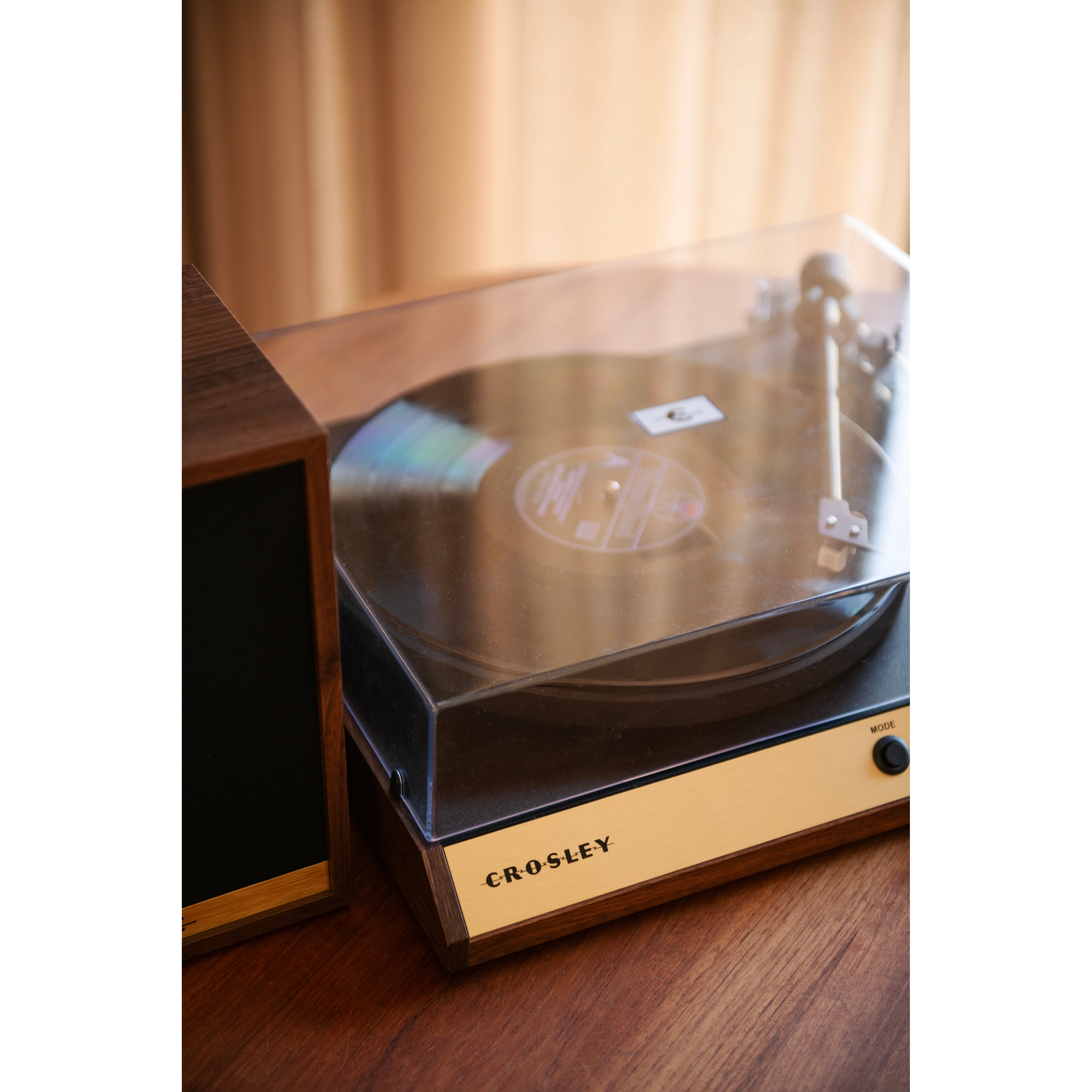 Crosley C72 platenspeler Walnut