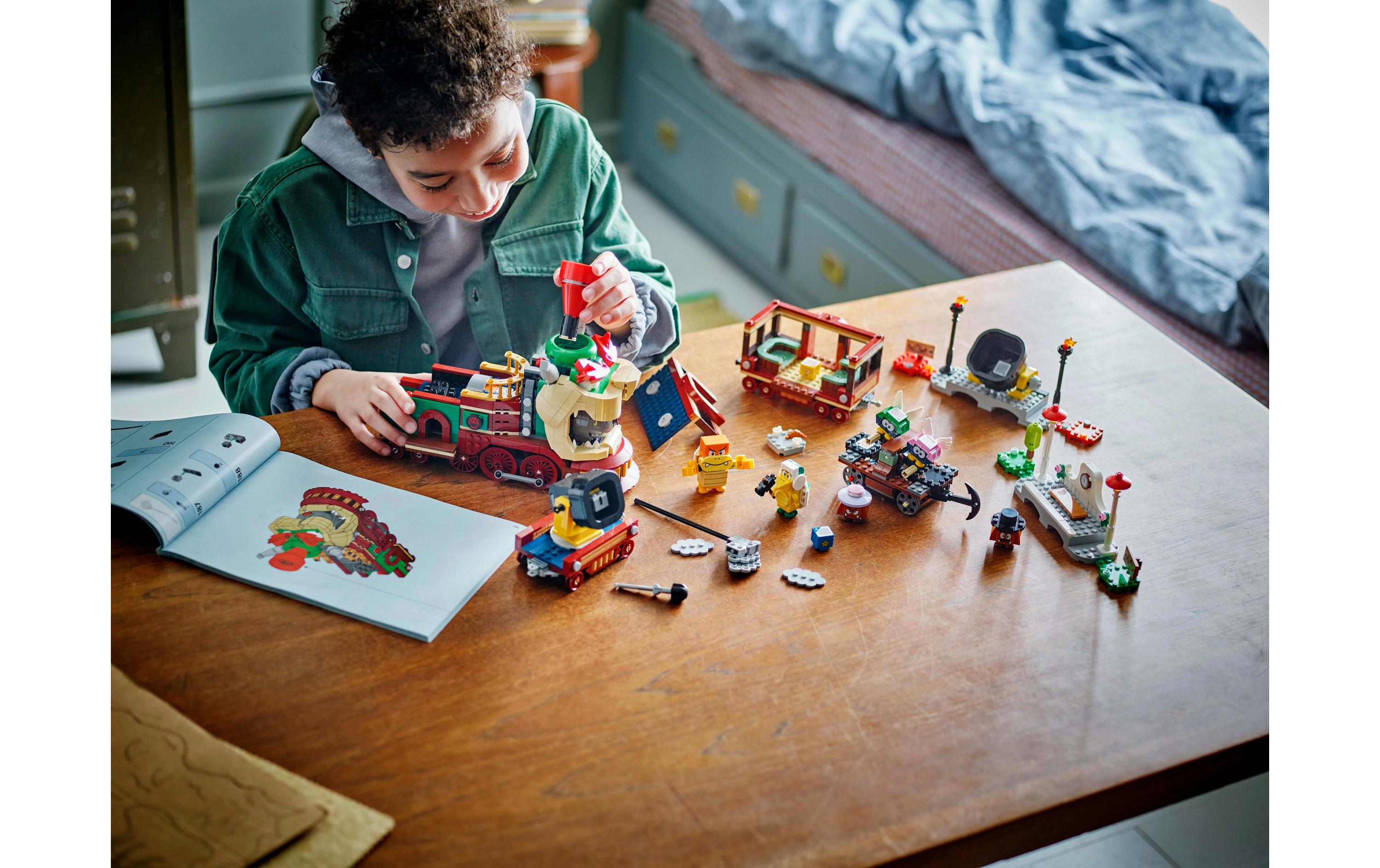 Super Mario Der Bowser-Schnellzug 71437Eisenbahnset mit Spielzeugzug für Kinder