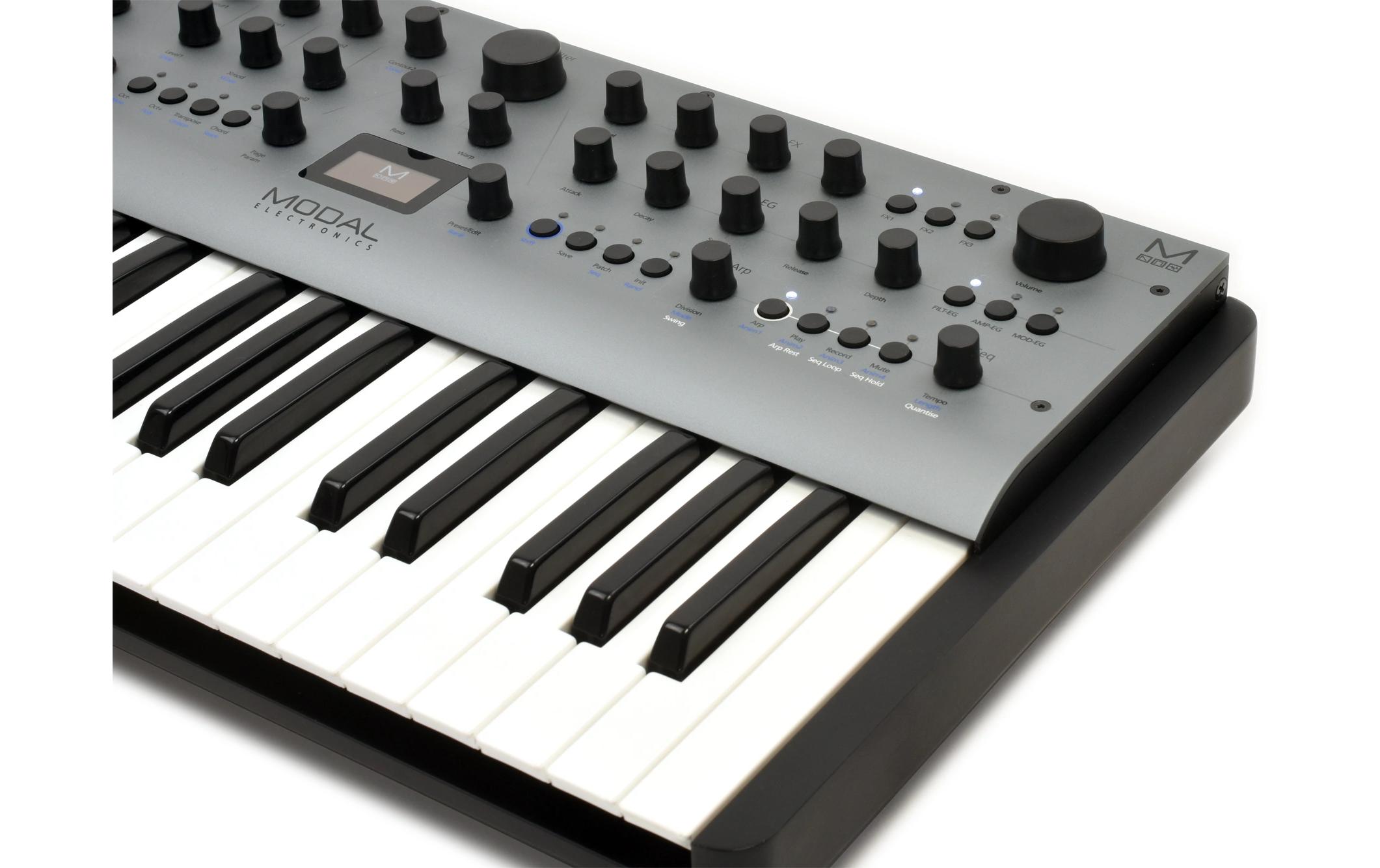 Synthesizer CARBON8<br>Digital-Synthesiser