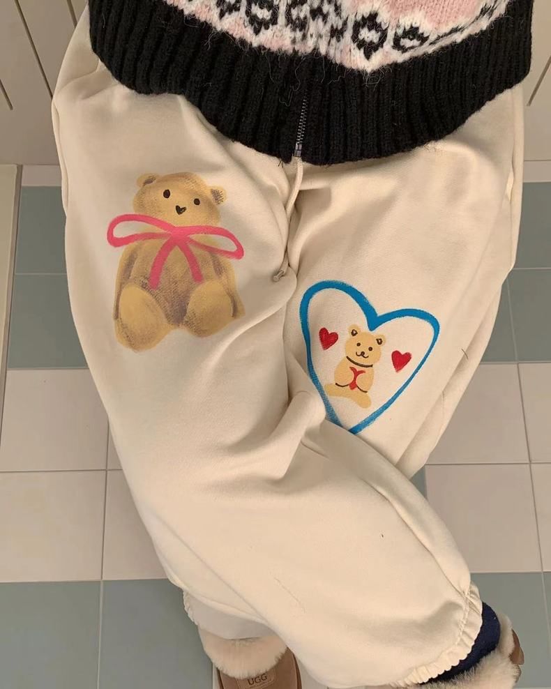 PINPI - Mid Rise Bear Print Sweatpants