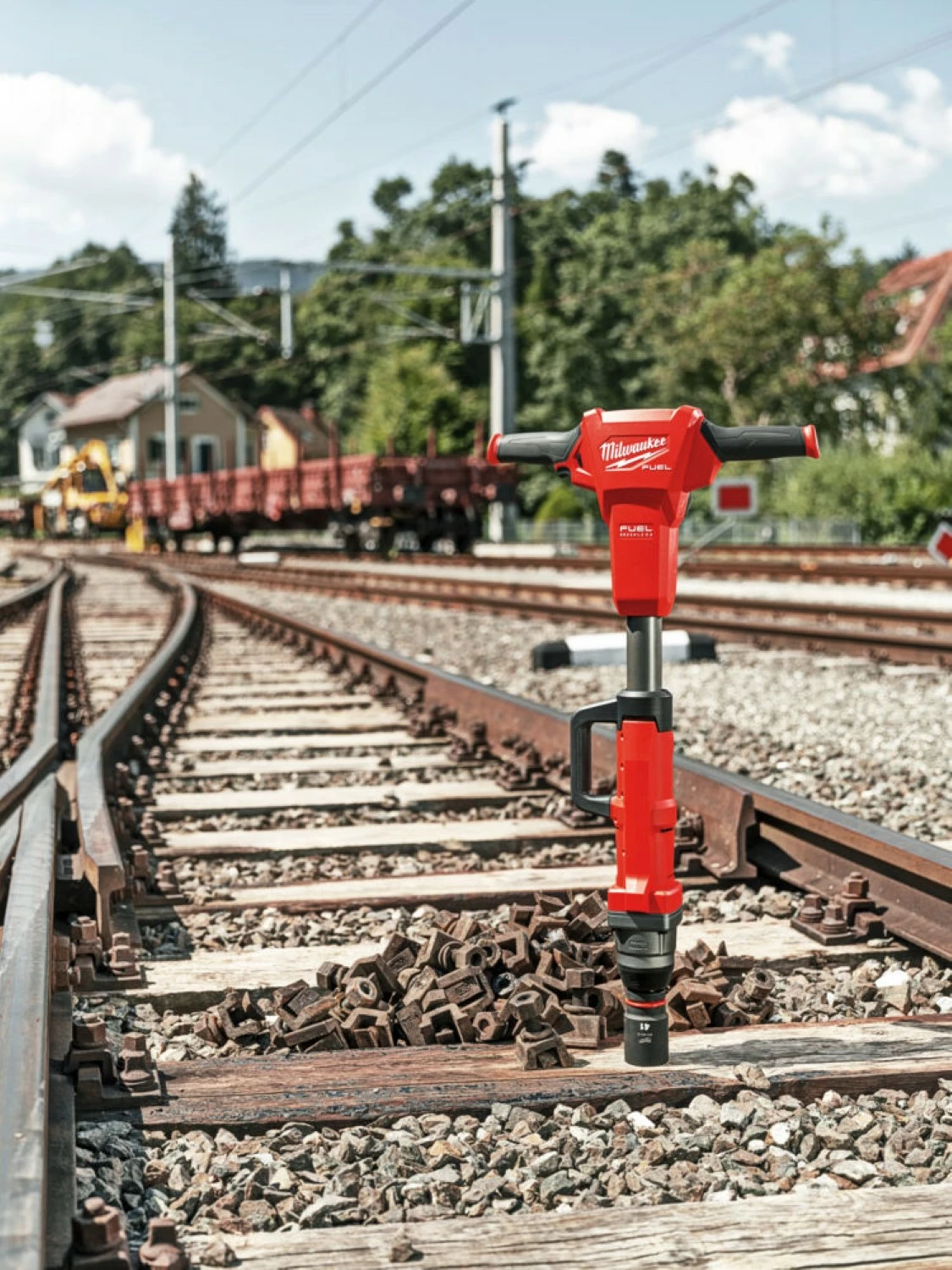 Milwaukee M18 FHIWF1R-122C 18V Li-ion rail slagmoersleutel (2x 12.0Ah accu) set in koffer - 2000Nm