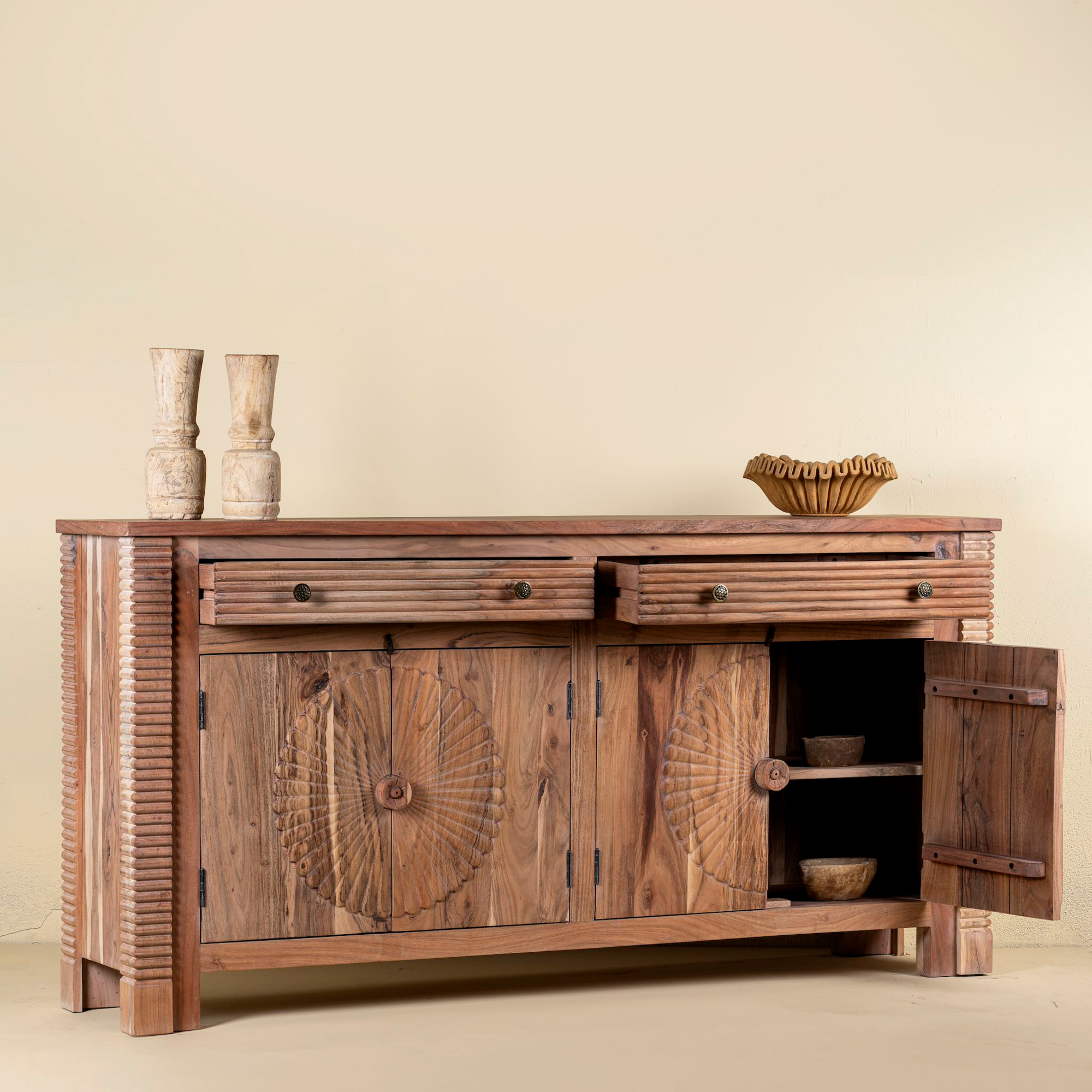 Dressoir Gyan #1