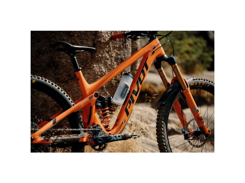 FIDLOCK Bidon Schwarz, 600 ml Veloflasche mit Magnetbefestigung