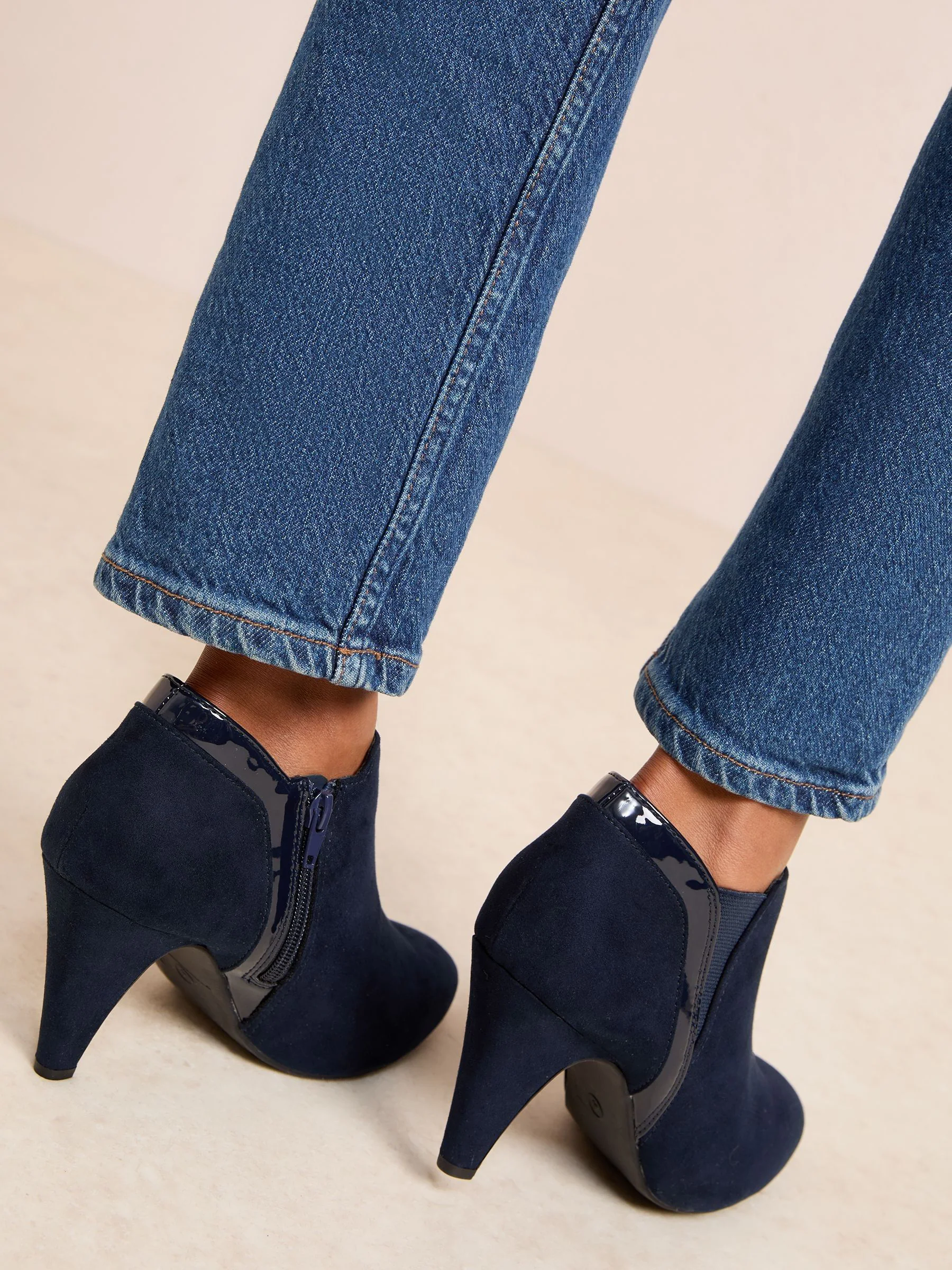Marineblauw - Friends Like These Mid Heel Mix Material Ankle Boots