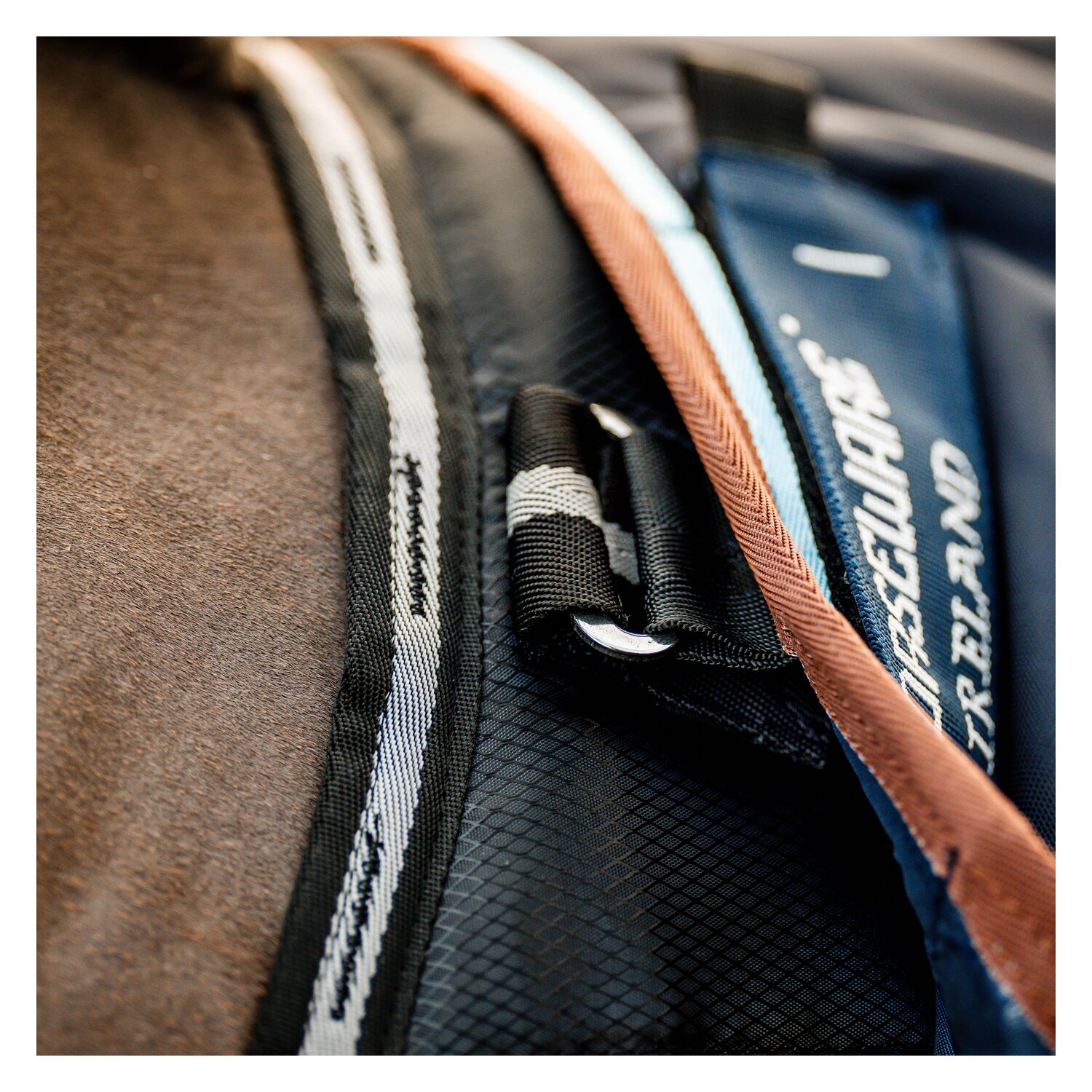 HORSEWARE Stalldecke Easy-Layer Stable 100g  - black / black&silver