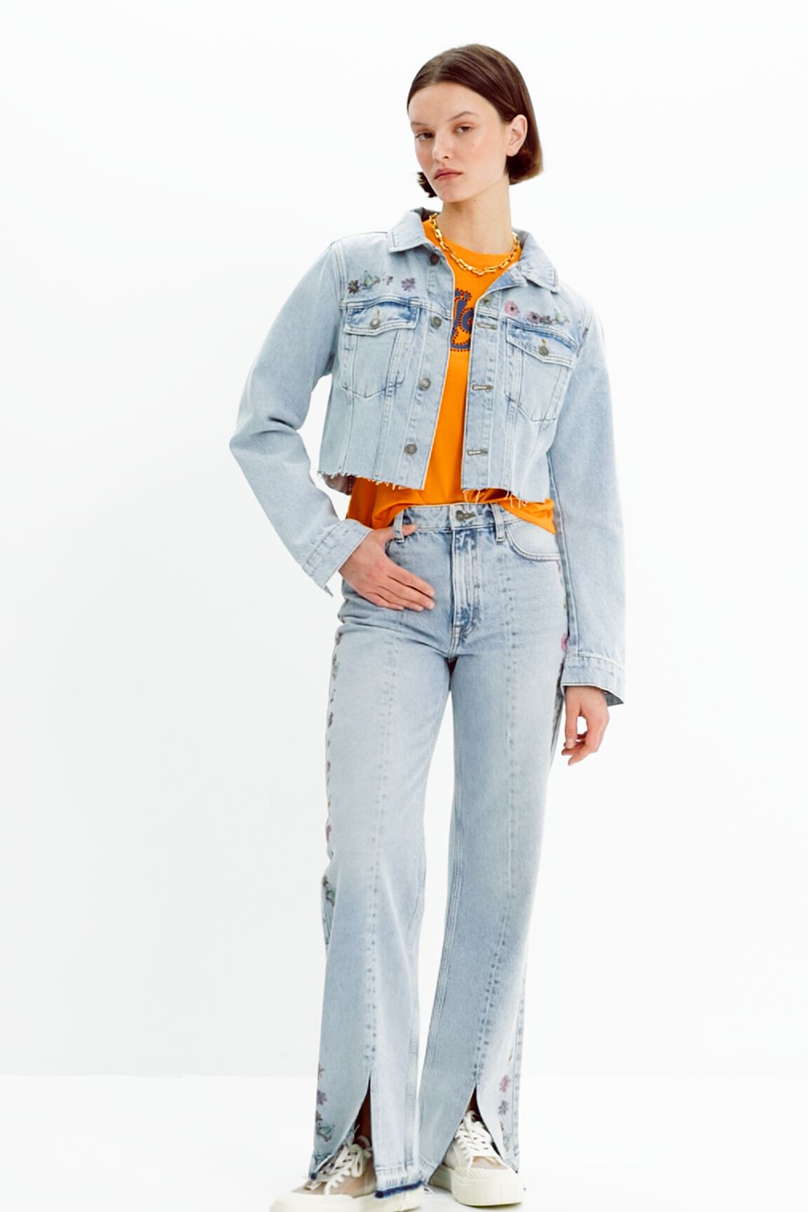 Veste courte en jean fleurs