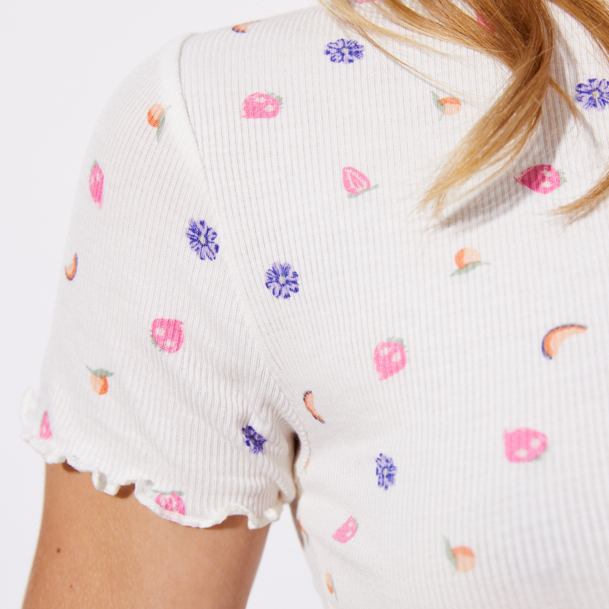 T-shirt à motif fruits et fleurs