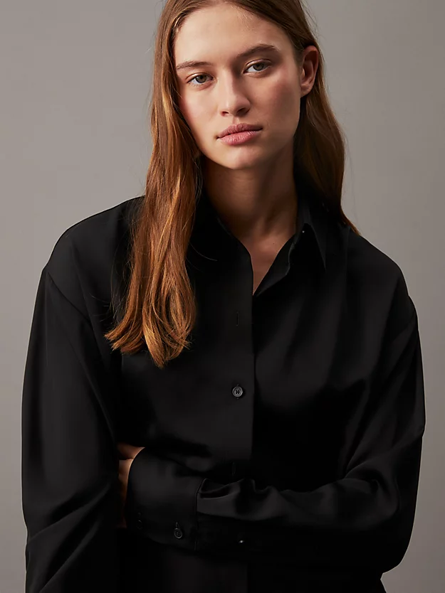 Camisa crepe de corte folgado