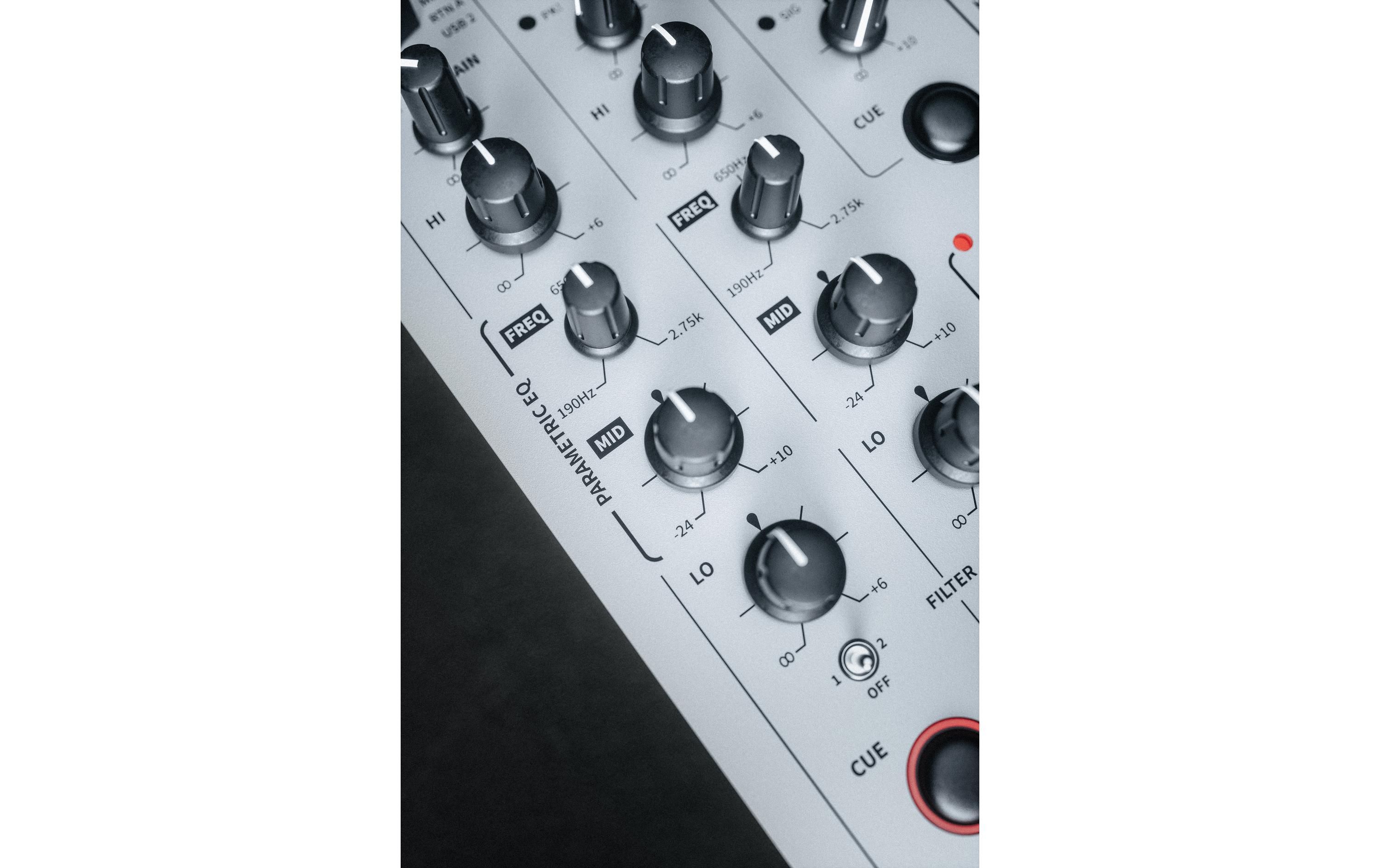 DJ-Mixer XONE:96<br>Analoger DJ-Mixer