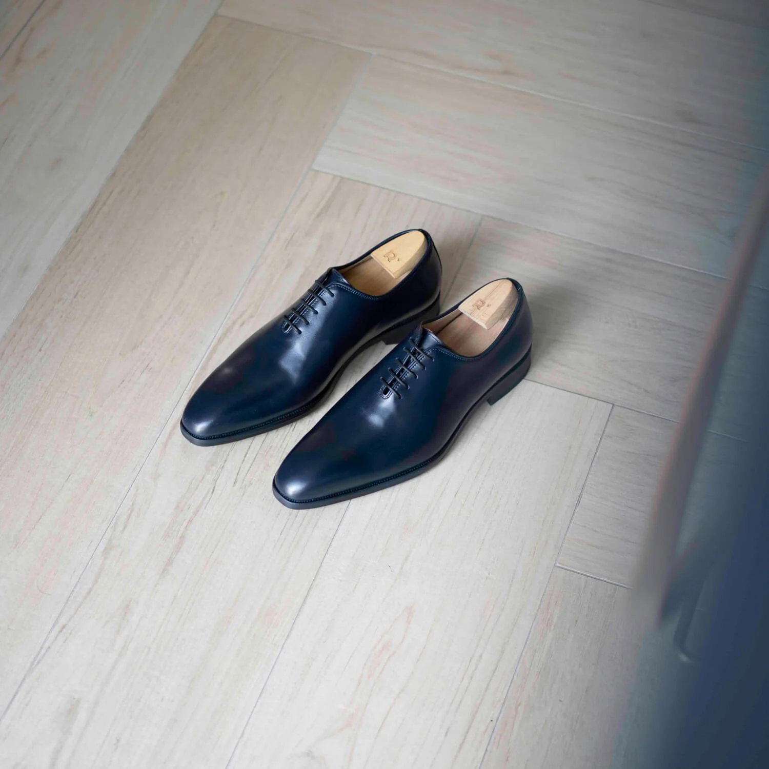 Roller-Richelieu en cuir marine