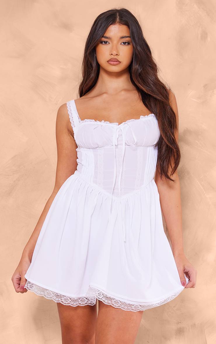 Blanc Robe Droite Plissée À Dos Lacé