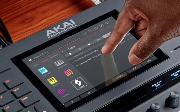 [OUTLET] - Akai Production Center FORCE