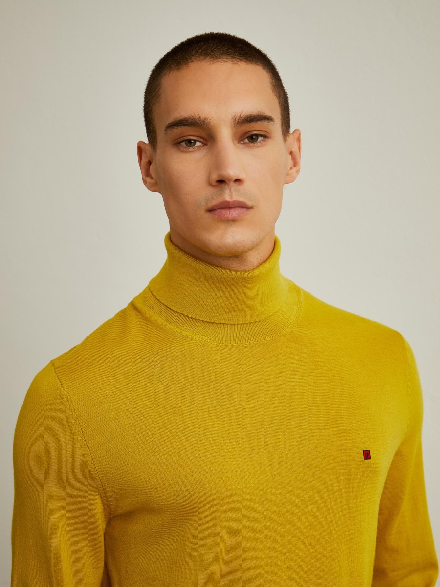 Camisola de gola alta 100% lã