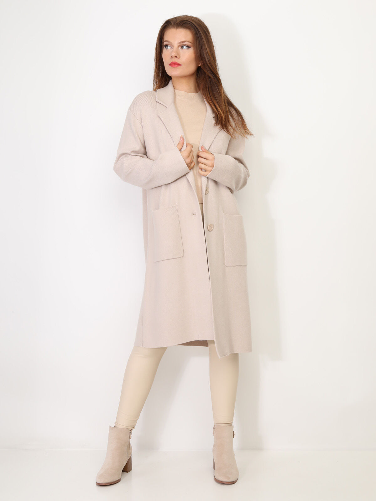 Gilet mi-long avec poches et revers de col- Beige