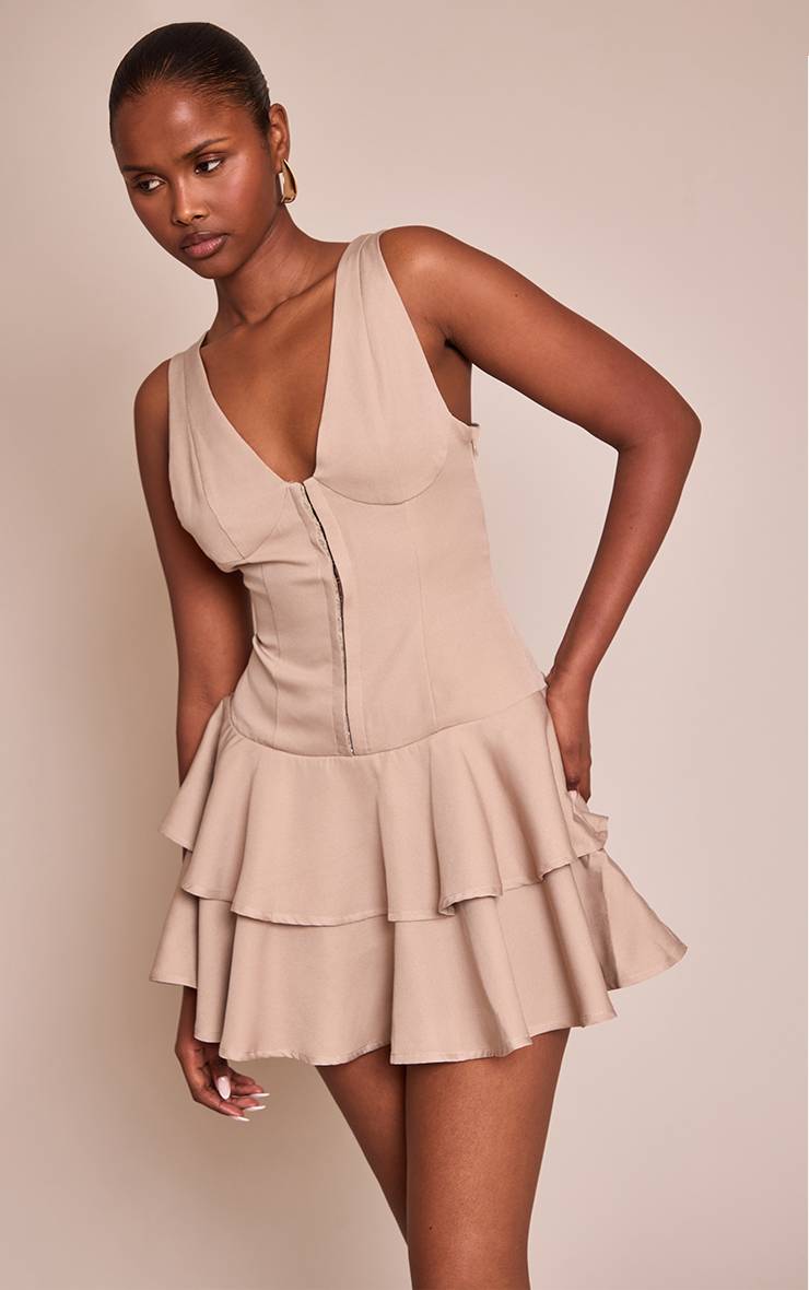 Champignon Robe Mini À Volants Avec Détail Corset Tissé