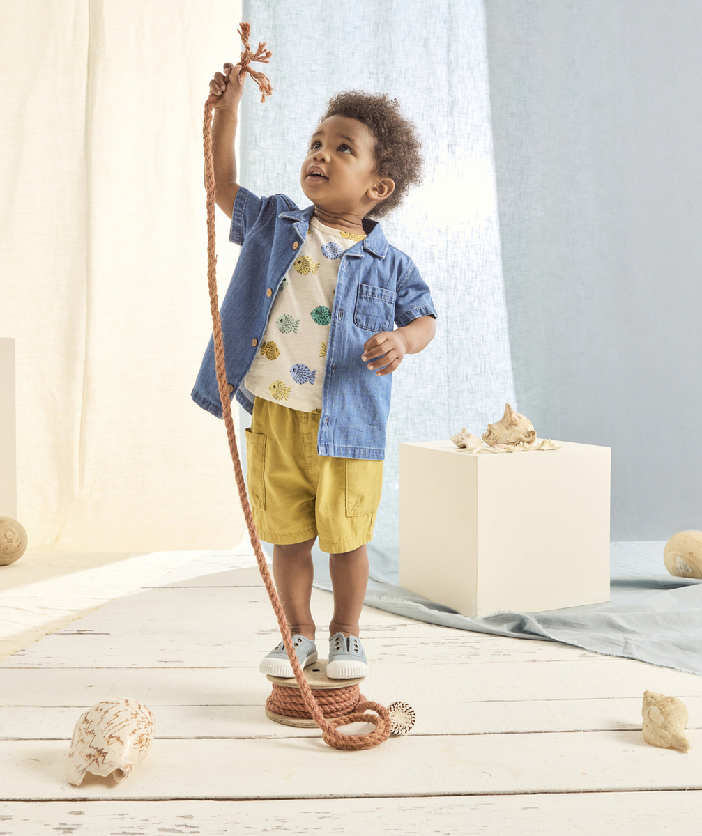 chemise manches courtes bébé garçon en denim bleu léger