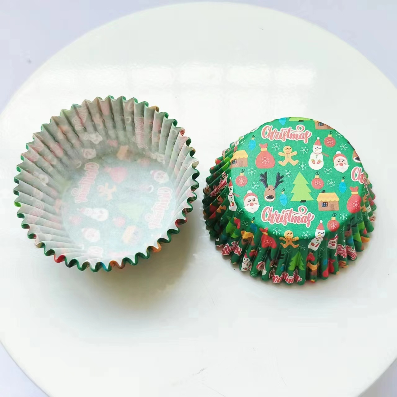 (100er Set) Einweg Papier Weihnachts Cupcake Förmchen Christmas Muffin Form Party Backform - Assortiert