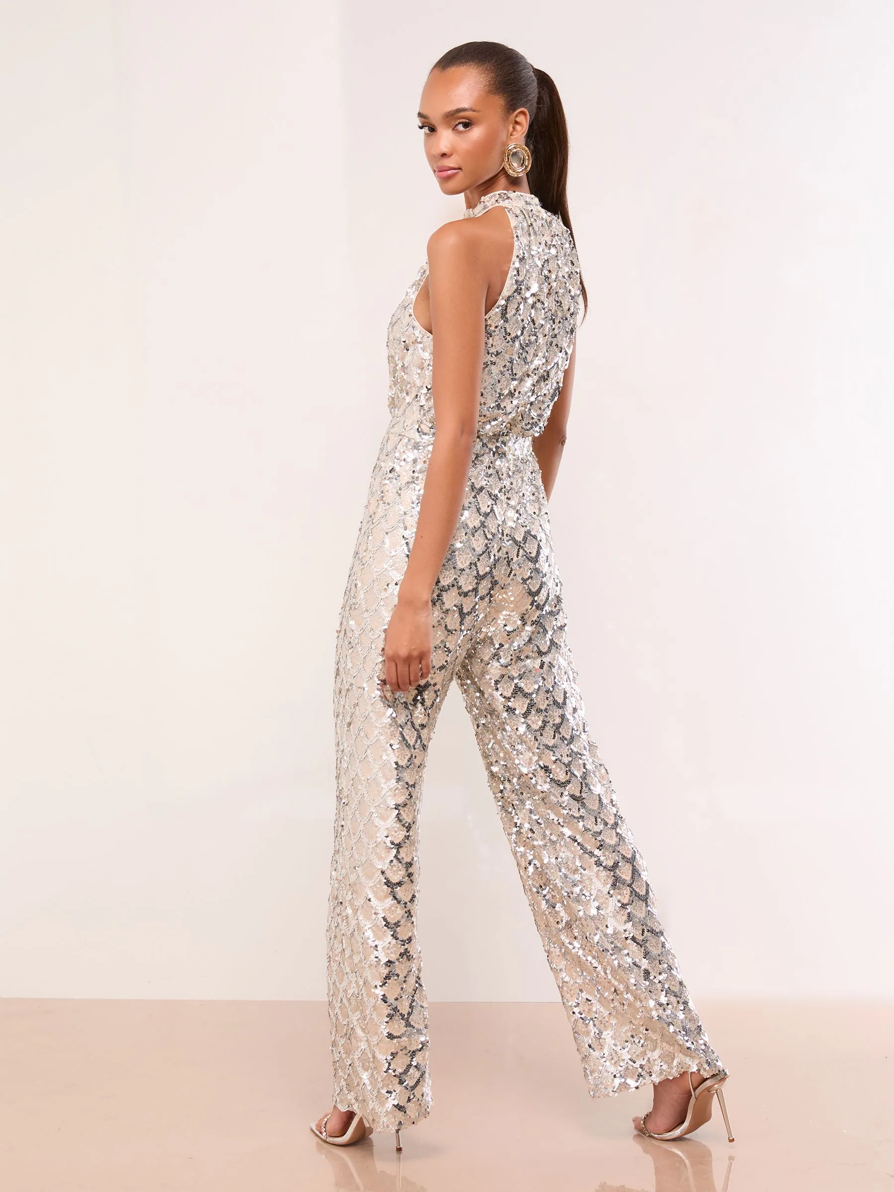 Lipsy jumpsuit met wijde pijpen en halternek met lovertjes