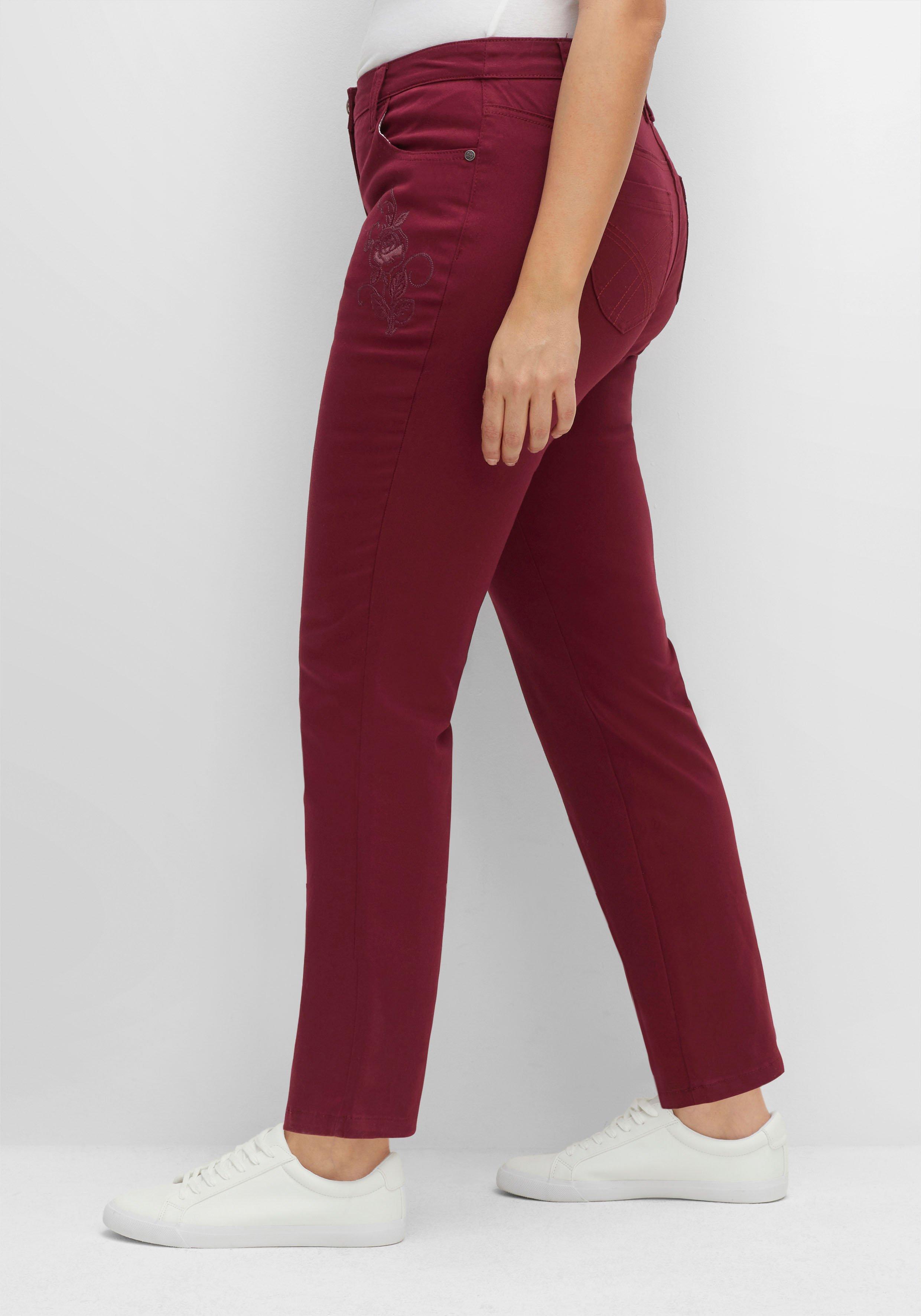 Gerade Twillhose mit dezenter Blumenstickerei