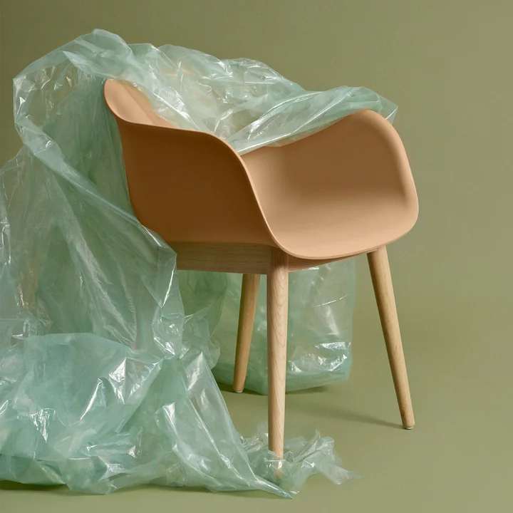 Muuto - Fiber Chair Wood Base, Eiche / ocker recycled