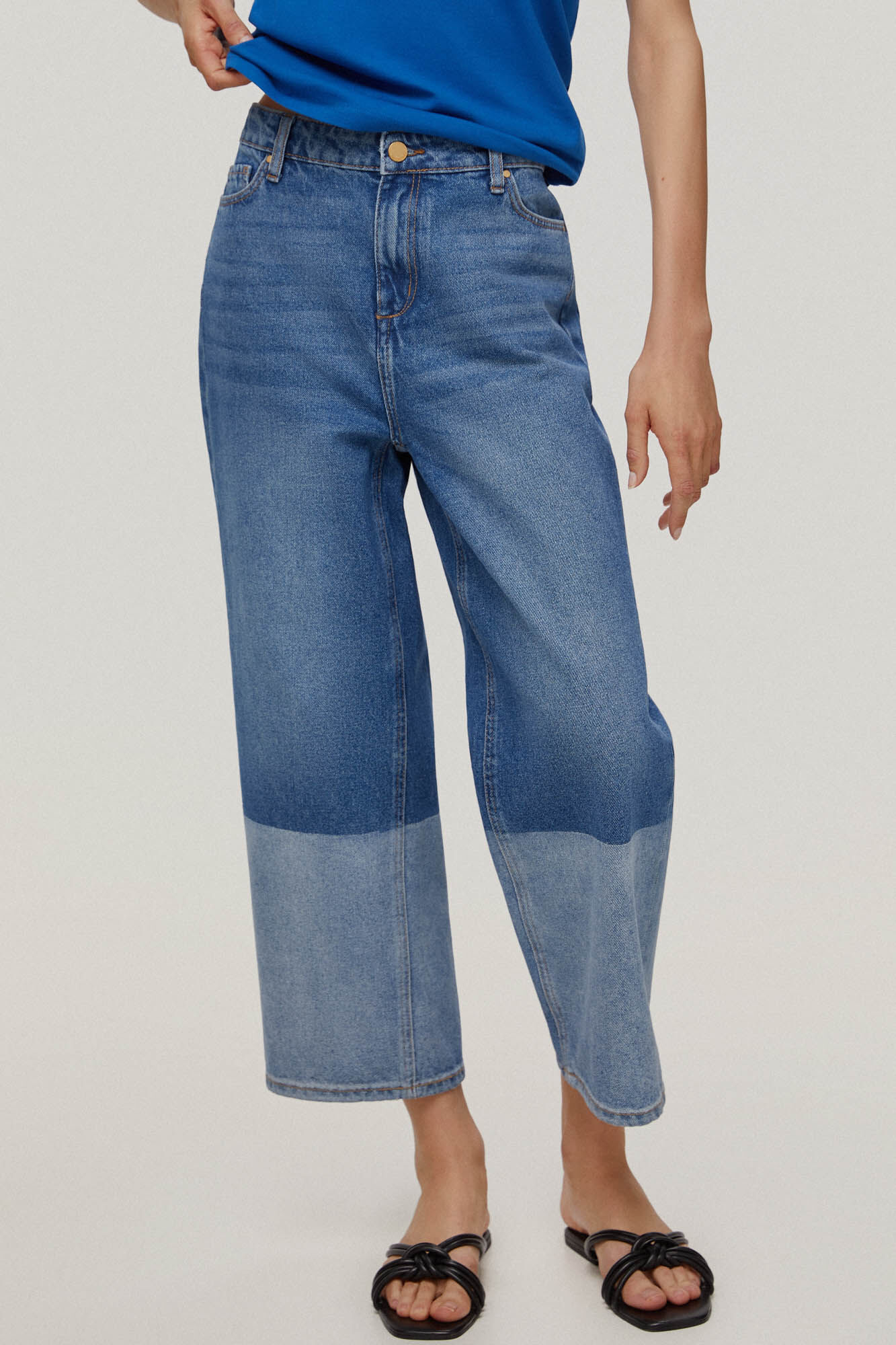 Calça jeans reta bicolor com cinco bolsos - Azul