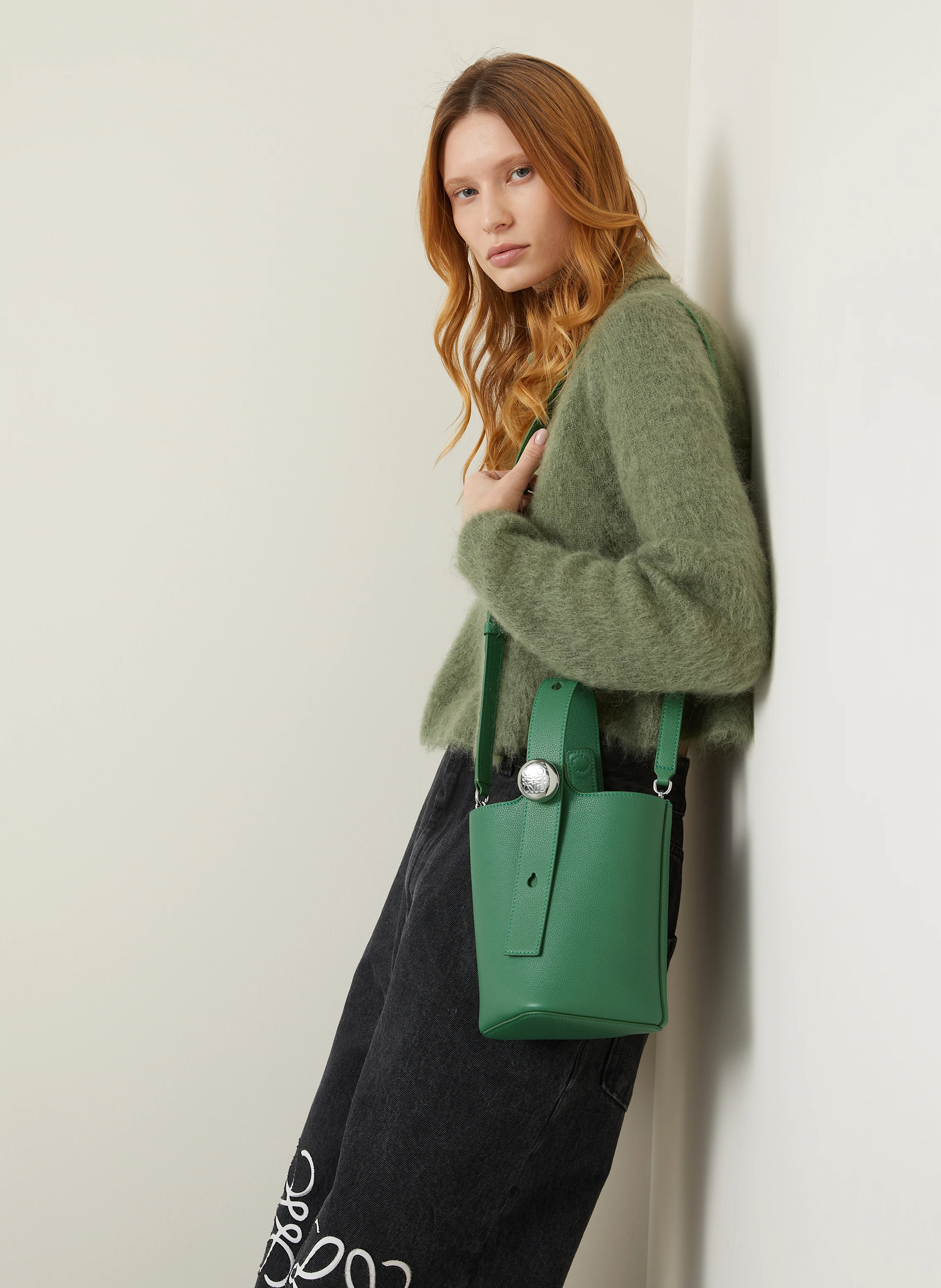 LOEWE Handtasche PEBBLE BUCKET MINI