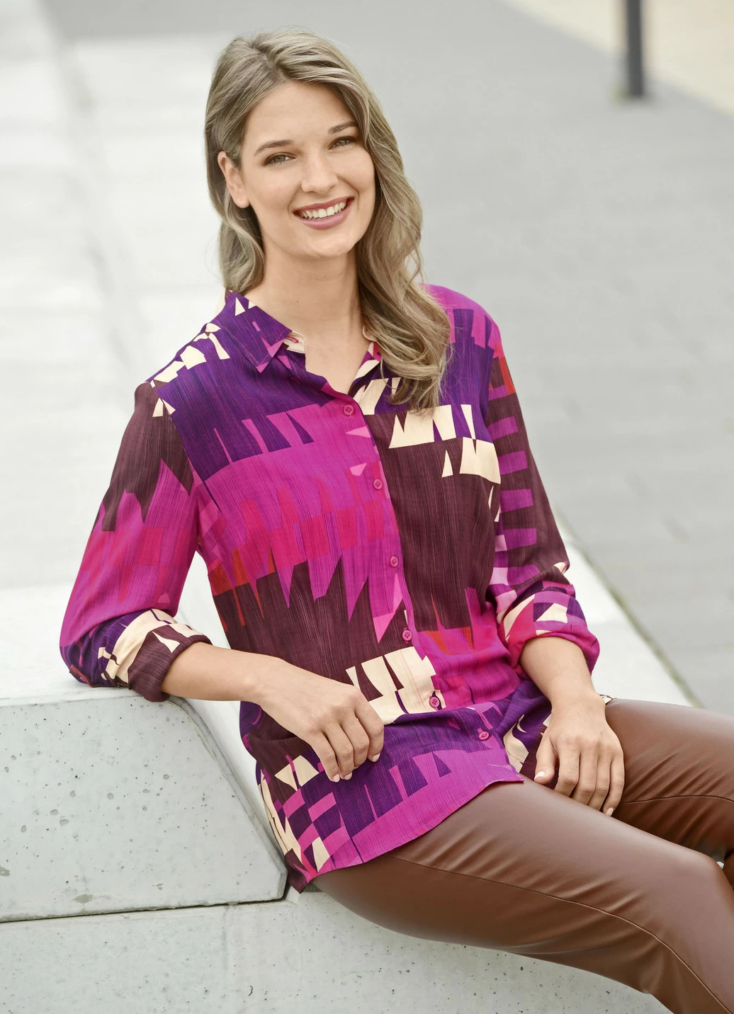 Bluse mit farbbrillantem Druck