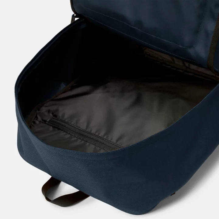 Mochila utilitária unissex na cor azul marinho.