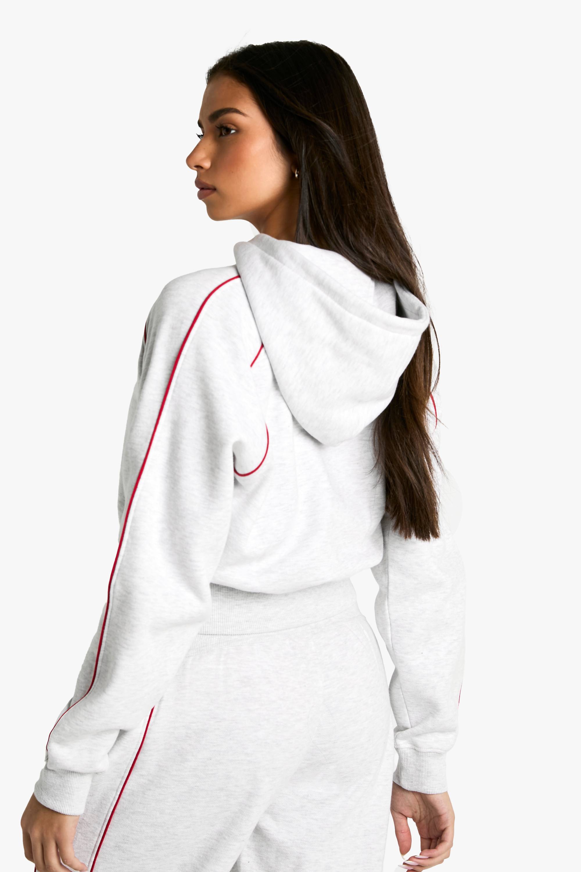 boohoo Contrast Piping Detail Crop Hoodie → Hoodie court à détails de piping contrastés