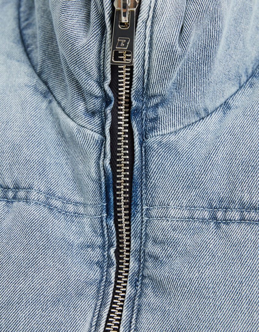 Jaqueta puffer jeans