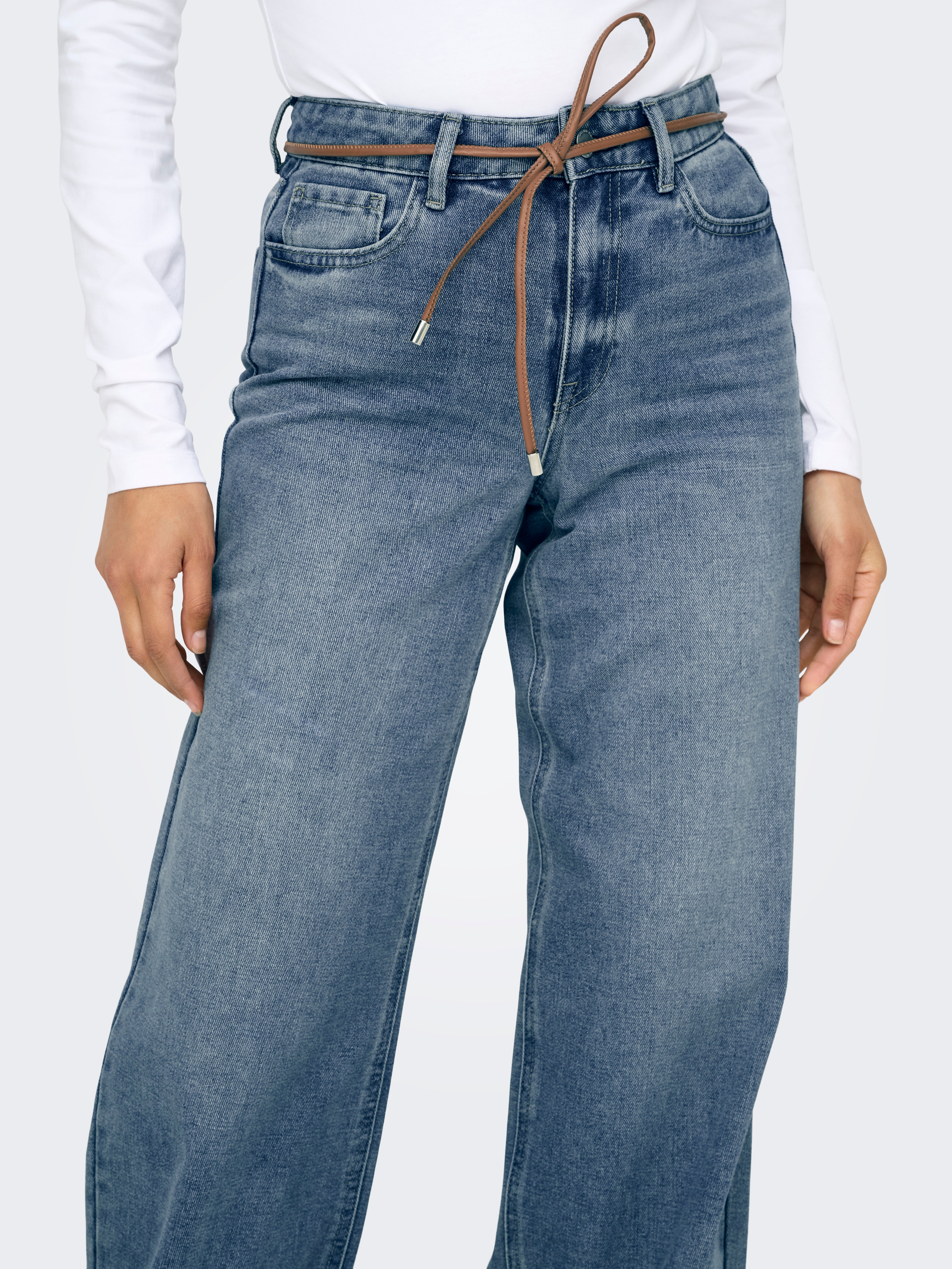 ONLRITA Mittlere Taille Locker geschnitten Jeans Medium Blue Denim