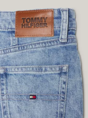 Calça jeans de cintura alta e corte afunilado