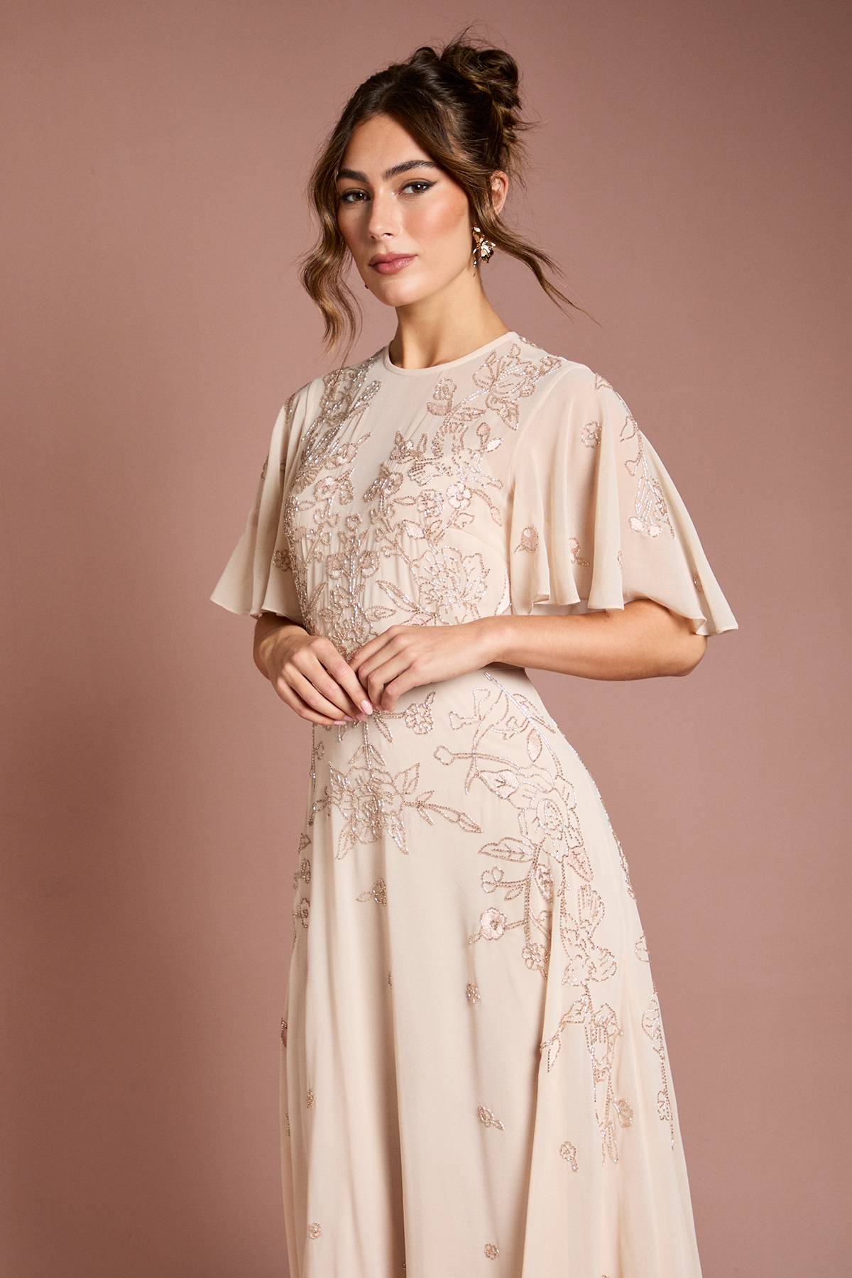 Coast Robe Longue À Manches Papillon Brodée De Fleurs Et Ornée De Perles
