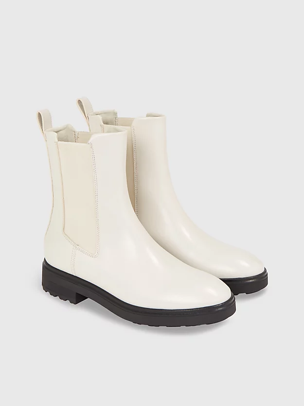 botas de couro até o tornozelo