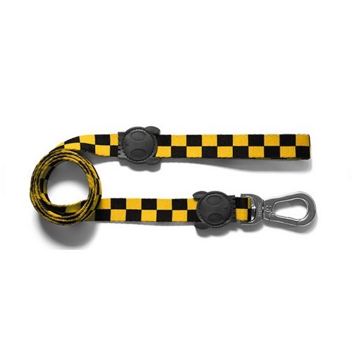 Guia xadrez para cães em amarelo e preto.