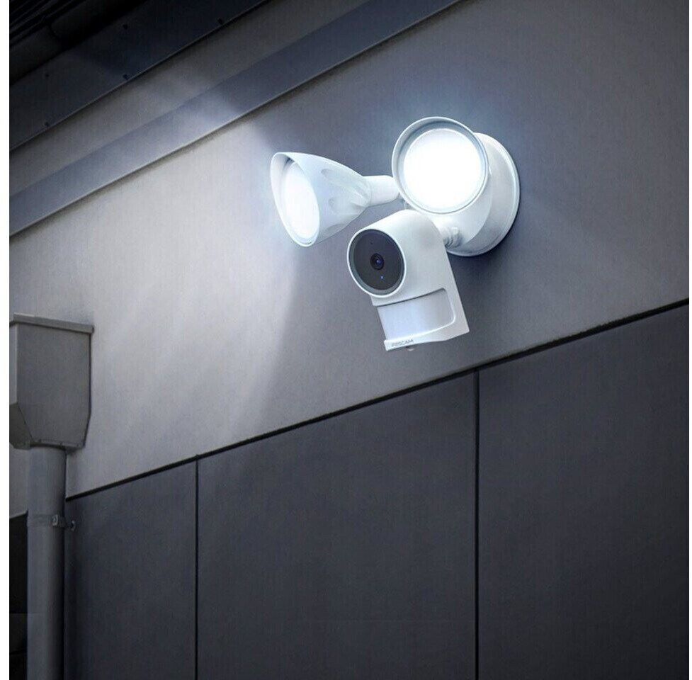 Foscam F41 ist eine Flutlichtkamera mit Bewegungsmelder, integrierter Beleuchtung und Sicherheitssirene, sehr guter Nachtsicht, Zwei-Wege-Audio, 4 MP Auflösung, Dualband-WLAN oder Netzwerkkabel, KI-Erkennung für Menschen und mehr.