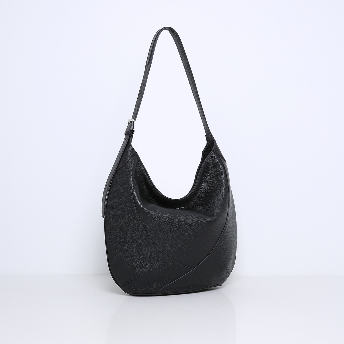 DREW | BLACK