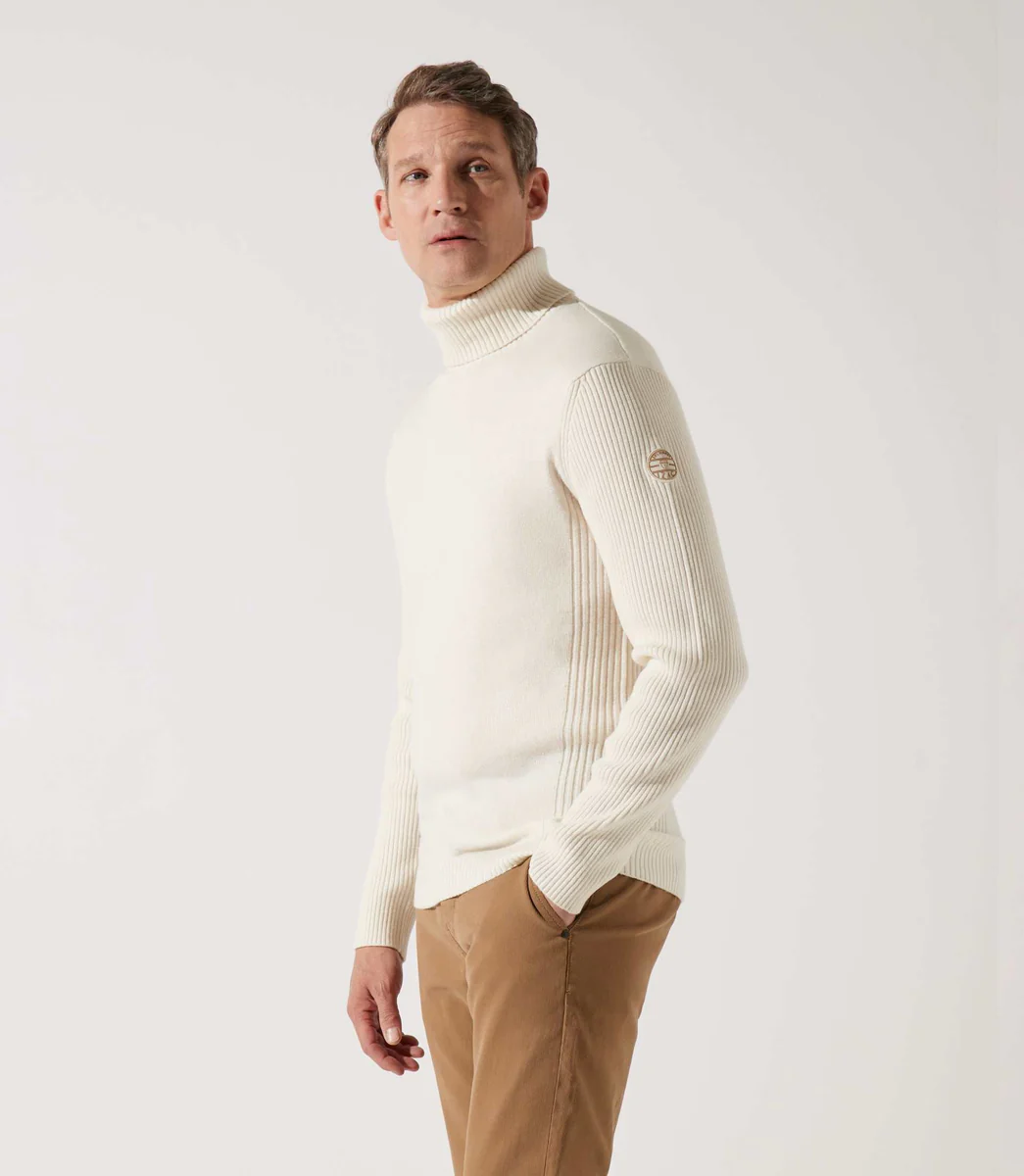 Pull col roulé écru