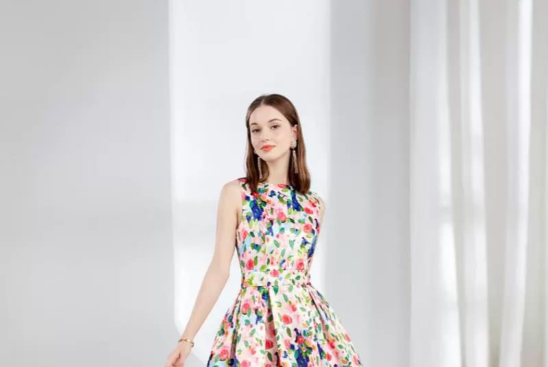 Aurora - Mouwloze maxi-A-lijnjurk met bloemenprint