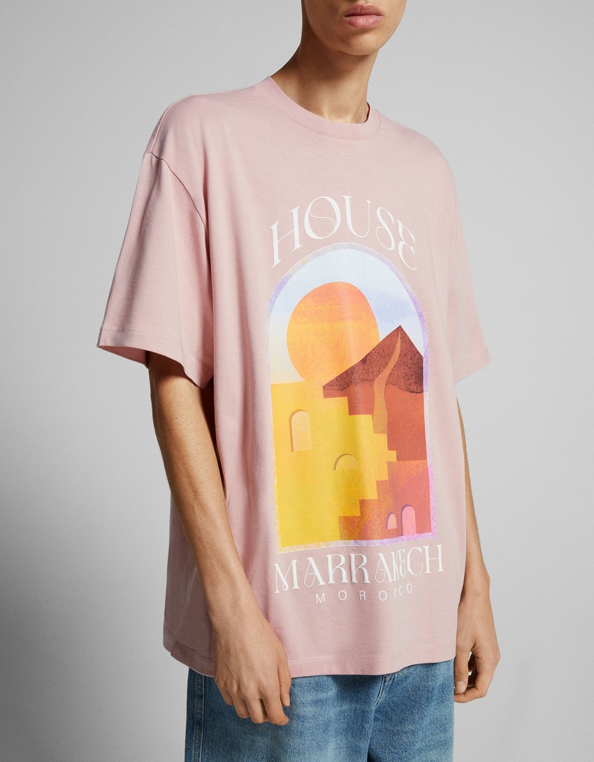 Camiseta de manga curta com estampa Marrakesh e modelagem quadrada