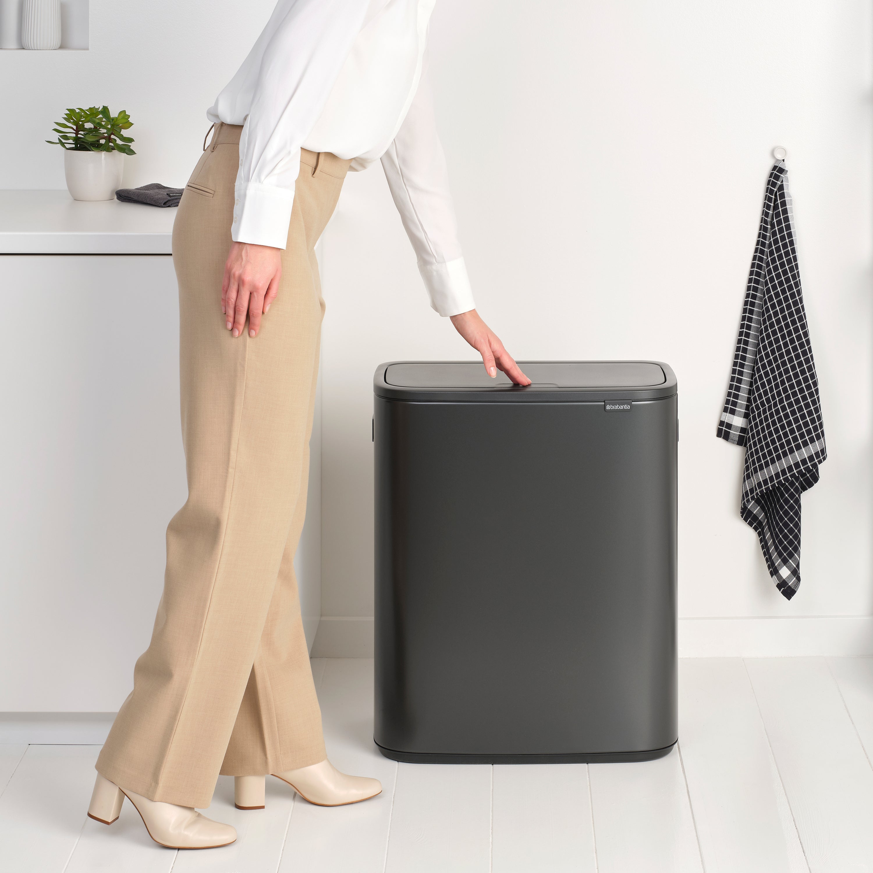 Brabantia Bo Touch Bin Afvalemmer 2 x 30 Liter - Confident Grey