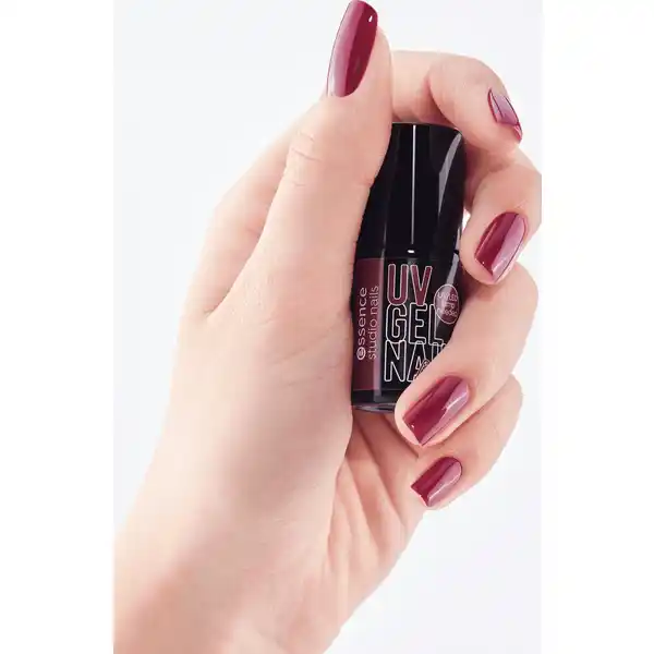 studio nails UV GEL NAIL polish 106 chic on fleek