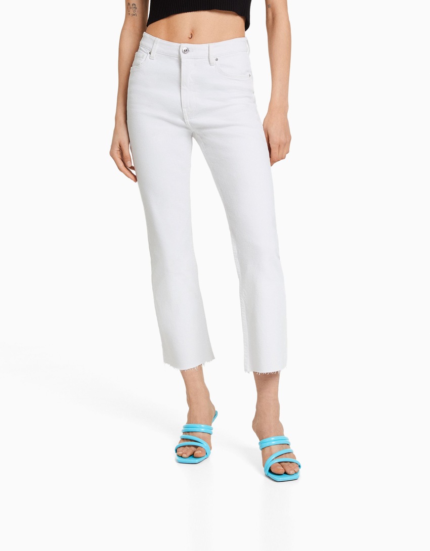Calça jeans cropped boca de sino
