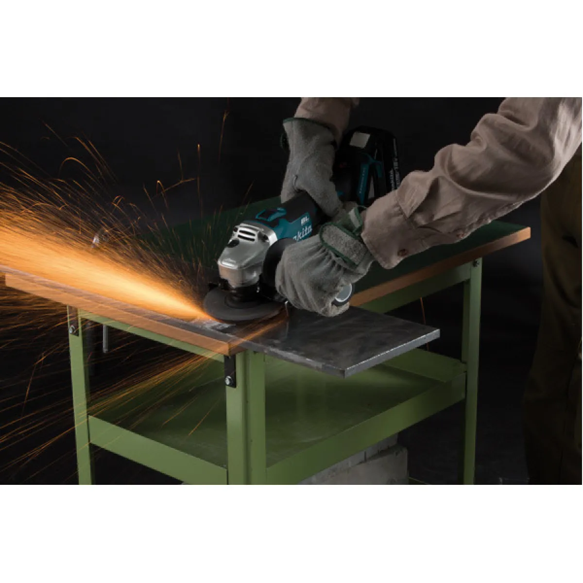 Makita DGA506ZJ