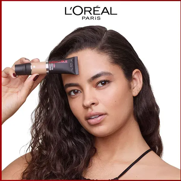 Base L'Oréal Paris Infallible 32h Matte Cover nº 230 com Subtom Dourado 30ml