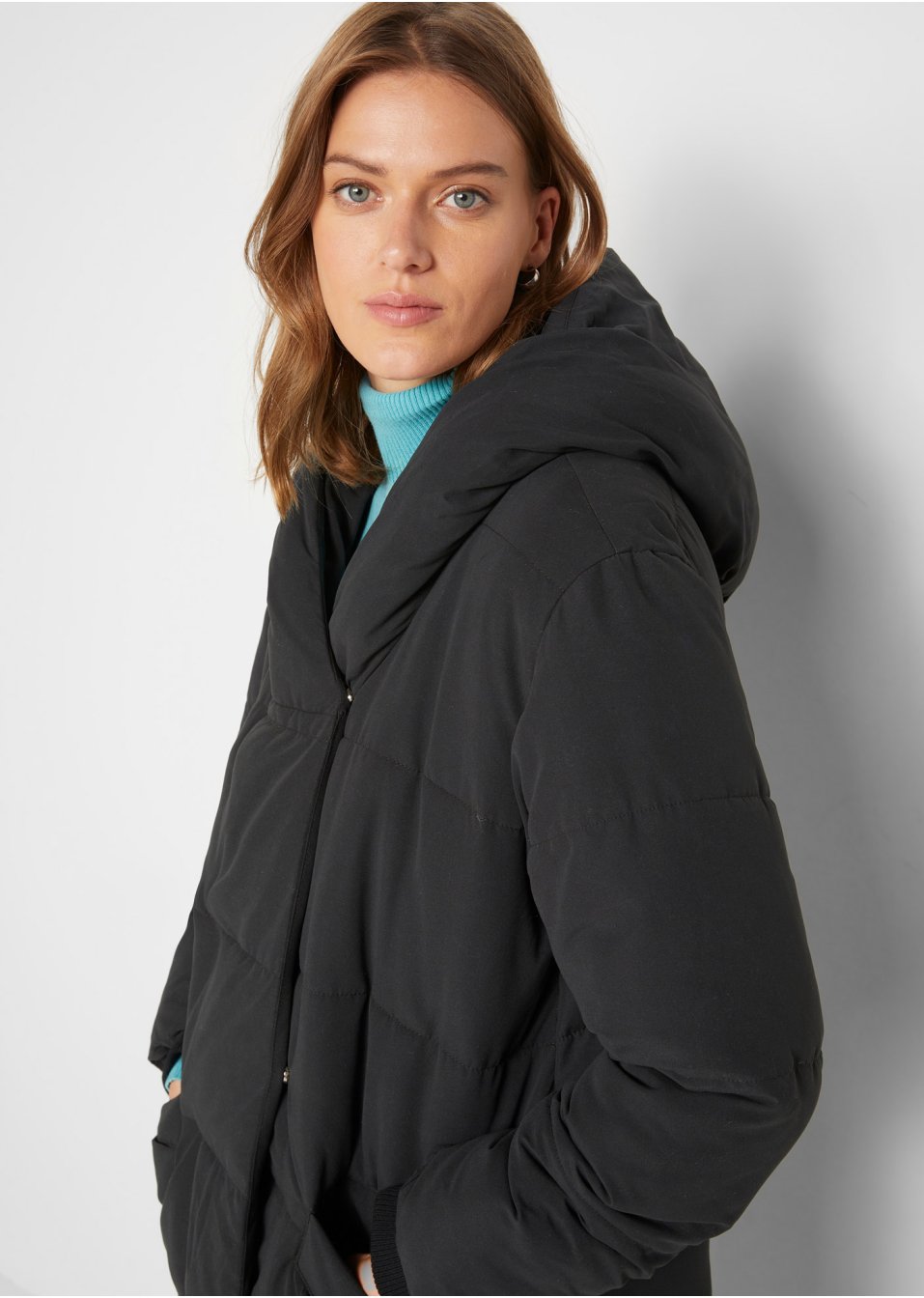 Manteau oversize matelassé avec capuche, en polyester recyclé