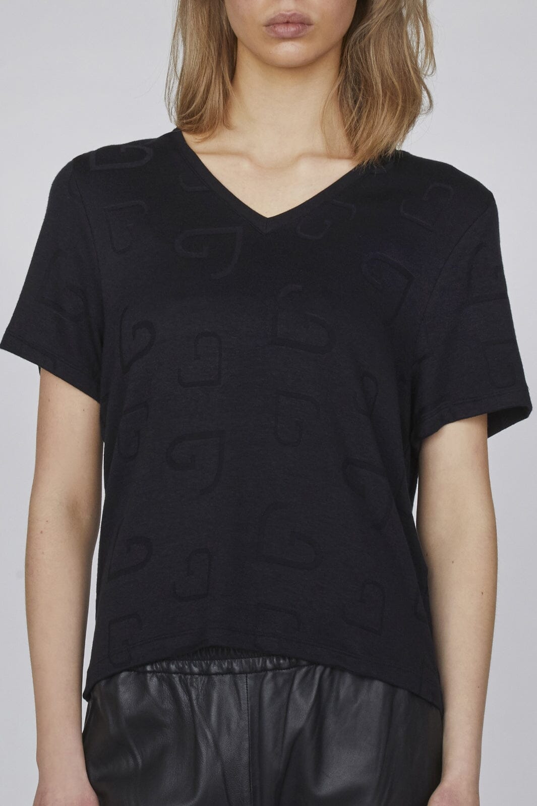 Love & Divine Love1095 00 black